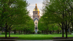 Main Building. (Photo by Barbara Johnston/University of Notre Dame)