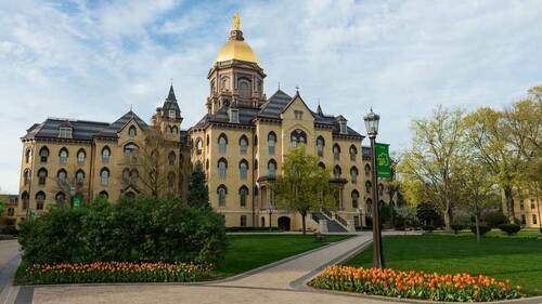 Main Building. Photo by Barbara Johnston/University of Notre Dame
