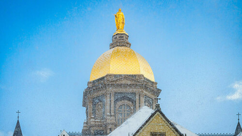 Main Building. Photo by Matt Cashore/University of Notre Dame.