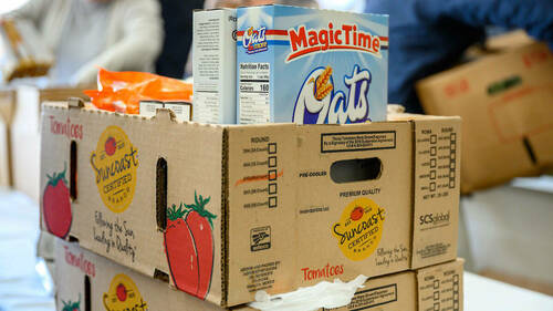 Emergency food initiative. (Photo by Matt Cashore/University of Notre Dame)