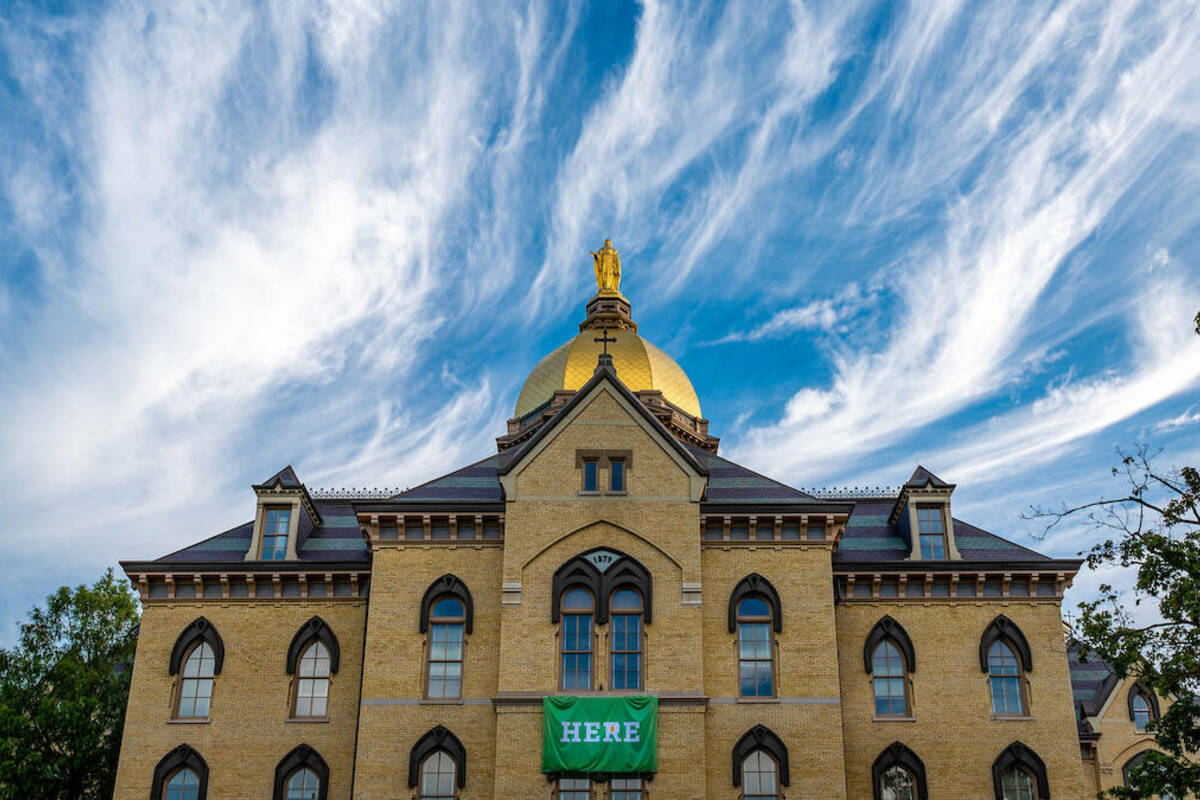Main Building (Photo by Matt Cashore/University of Notre Dame)