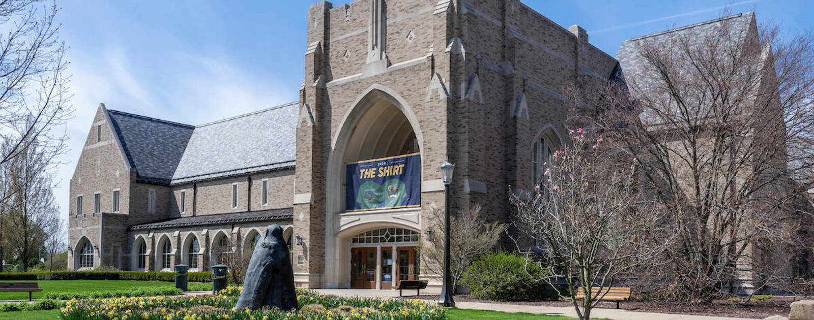 Notre Dame partners with Barnes & Noble College to manage ...