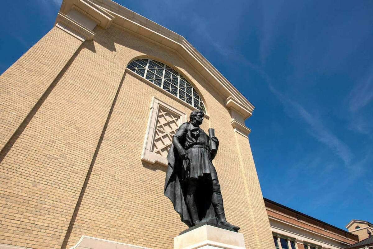The statue of Leon Battista Alberti in front of Walsh Family Hall of Architecture. (Photo by Barbara Johnston/University of Notre Dame)