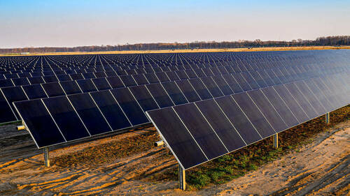 St. Joseph Farm solar panel site (Photo by Matt Cashore/University of Notre Dame)
