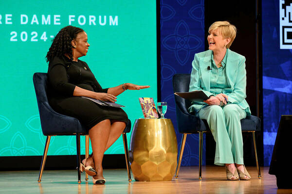 Sanda Ojiambo, assistant secretary-general, CEO and executive director of the United Nations Global Compact, discusses business as a force for good with Anne Thompson, chief environmental affairs correspondent for NBC News. (Photo by Matt Cashore/University of Notre Dame)